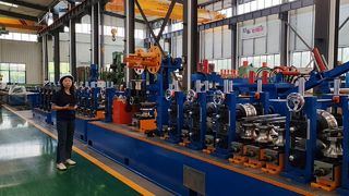 Tuyau complètement automatique de restes explosifs des guerres en métal faisant la machine de fabrication de tubes de machine de soudage de tubes