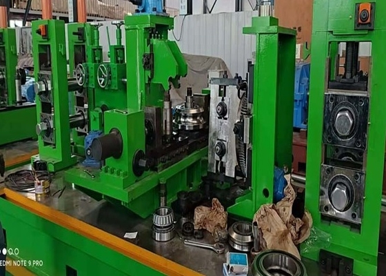 Épaisseur minimale de 114 mm Épaisseur minimale de 1,5 mm Machine de production de tuyaux en acier à faible alliage
