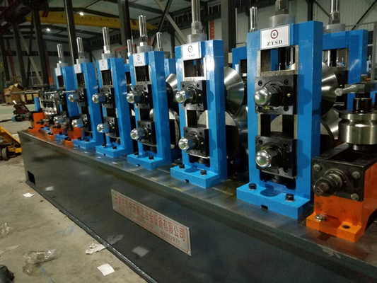 Machine de fabrication de tubes en acier certifiée ISO9001 pour la production de tubes carrés