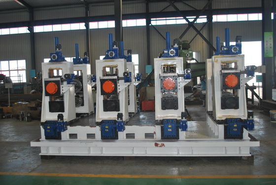 Servo réglage automatique machine de fabrication de tubes en acier haute performance production en douceur