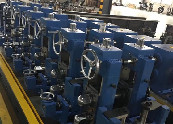 Machine de broyeur de tuyaux en acier au carbone à commande PLC à découpe à froid pour tuyaux de haute précision