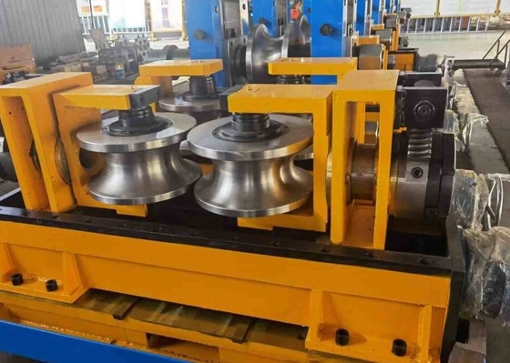 Chaîne de production soudée en acier à faible teneur en carbone laminée à chaud de tuyau 50 - 100 millimètres