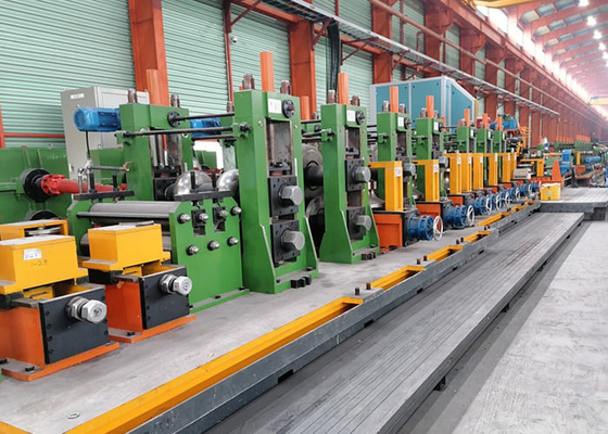 Équipement automatique pour le moulage des tubes à grande vitesse pour les tubes carrés