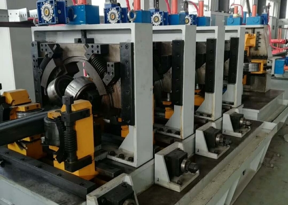 380v / 50hz Servo-tube automatique moulin de tuyaux industriels pour acier doux