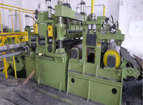 Largeur maximale 1600 mm Épaisseur maximale 4 mm Machine de découpe de ligne en acier haute performance
