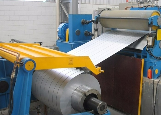 Poids maximal de la bobine 35000Kg 3~14 mm × 1600 mm Machine de découpe de bobine métallique en acier