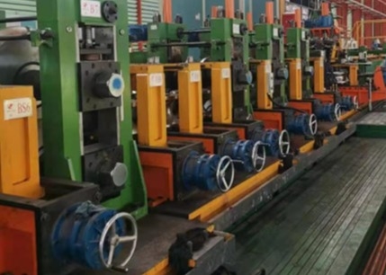 Ligne de production de tubes en acier vert de 153 mm d'épaisseur 1-3 mm avec CE