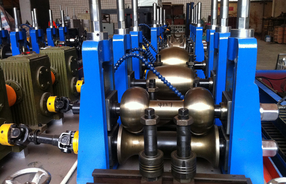 Machine de fabrication de tubes métalliques perforables en acier 80 m/min
