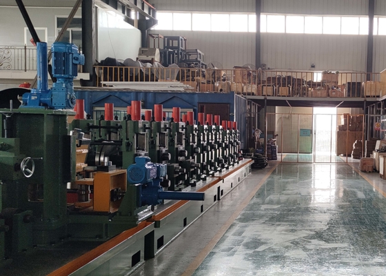 Ligne de production de tubes en acier au carbone à haute fréquence bleu Max 90 m/min
