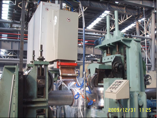 Machine de fabrication de tubes de 16' API FF Forge, ligne de production de tubes en acier avec un fonctionnement facile
