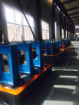 Galvanisée en acier ERW Hf Tube Mill Line Couleur bleue Économie d'énergie 120m / min Vitesse de fonctionnement