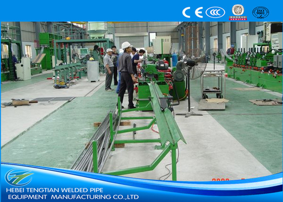 Machine de fabrication de tuyaux en acier professionnel de couleur bleue durable 80m / min CE