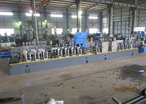 Machine de fabrication de tuyaux en acier à haute précision D2