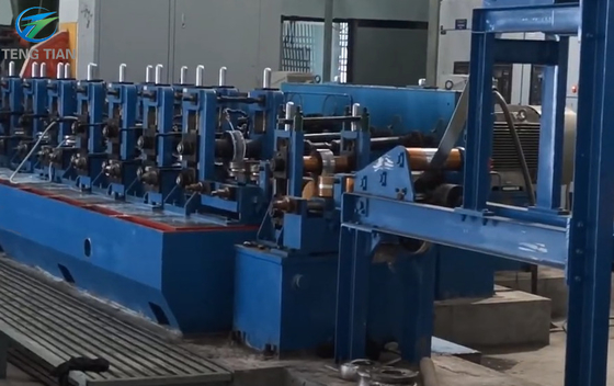 Machine de fabrication automatique de tubes en acier au carbone