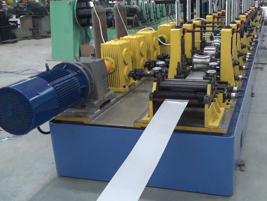 Ligne de production de tubes en acier Machine de fabrication de tubes