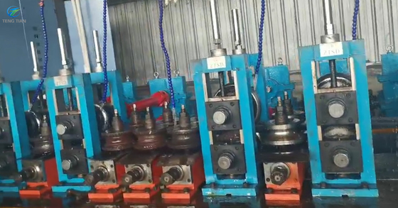 Moulin à tubes carrés soudés à haute fréquence avec découpe volante par ordinateur