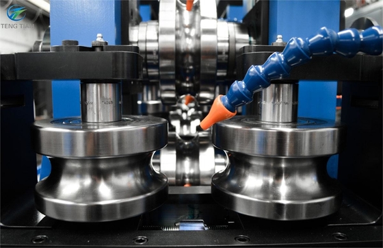 Machine de fabrication de tubes en acier à sciure à froid pour tubes ronds