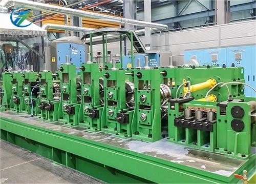 Machine de moulage de tubes en acier galvanisé vitesse de coupe volante 90 m / min
