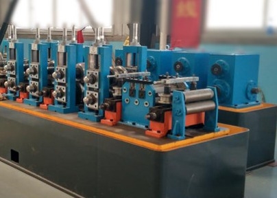 Ligne de production de tubes en acier au carbone carré 2,5 mm