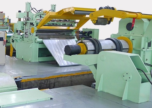 Machine à découper les bobines d'acier galvanisé