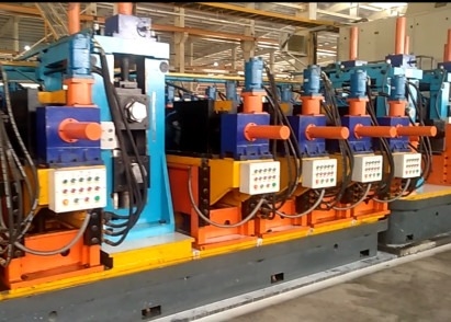 Ligne de production de tubes en acier laminés à froid soudés à 219 mm