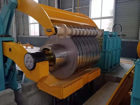 Épaisseur 0,8-4 mm Largeur 800-1600 mm Vitesse 90-150 m/min Machine de découpe de bobine de tôle