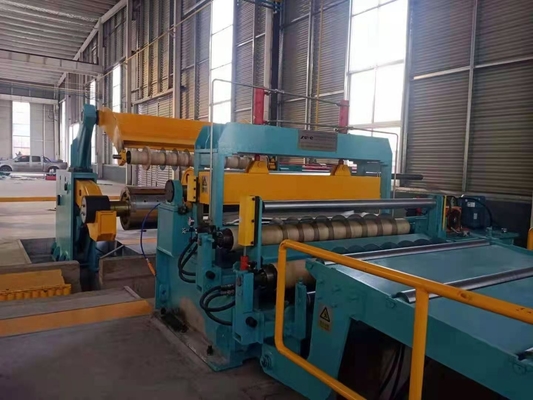 Épaisseur 0,8-4 mm Largeur 800-1600 mm Vitesse 90-150 m/min Machine de découpe de bobine de tôle