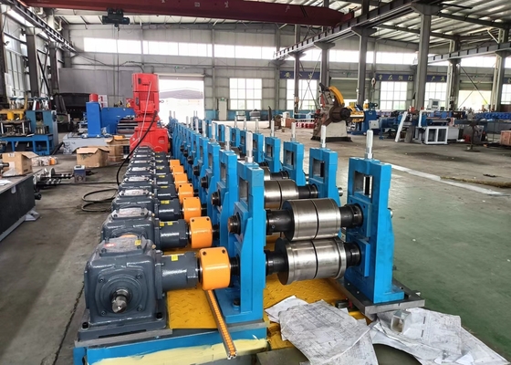 Machine de fabrication de tuyaux en acier à rouleaux galvanisés 80 m/min
