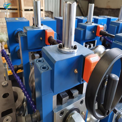 Machine de fabrication de tuyaux en acier de haute précision réglage du servo-moteur
