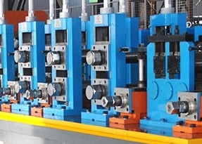 Chaîne de production droite de tuyau d'acier de la couture 350kw 20x20 de carbone