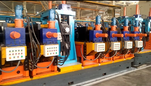 Moulin à tubes à grande vitesse de précision de couture droite de 127 pour des matériaux de construction de route de pétrole