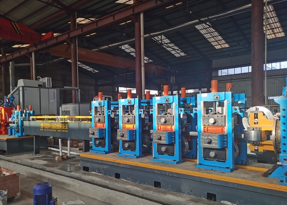 Tuyau en acier faiblement allié de soudage électrique de processus de machine de tuyau de 1.5mm Erw